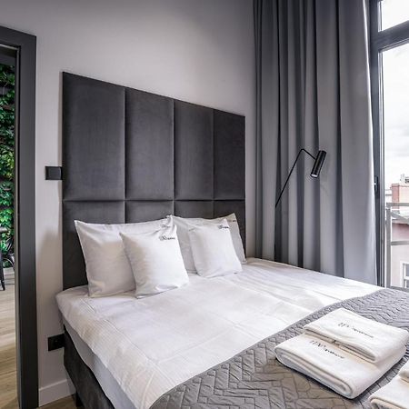 Luxo Apartments 13 옐레니아구라 외부 사진