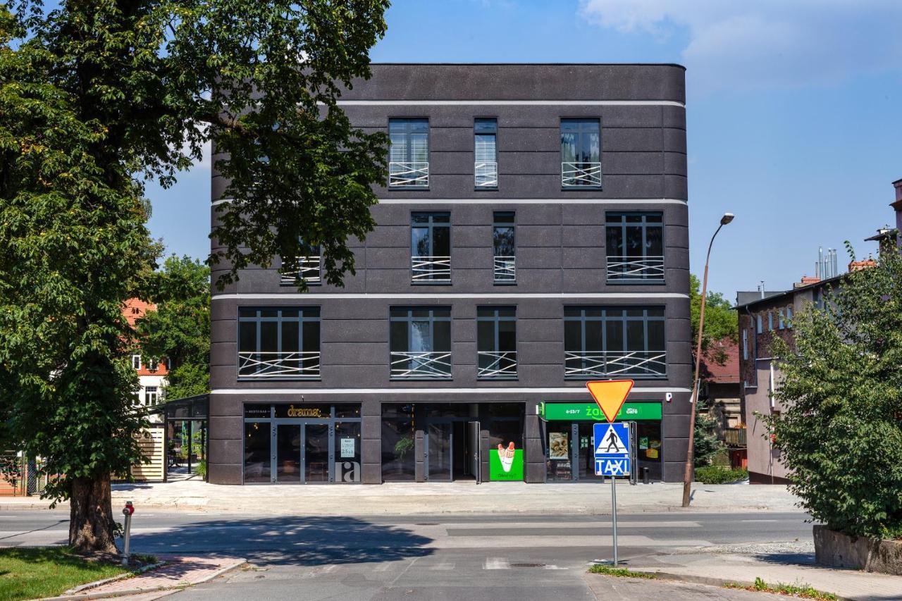 Luxo Apartments 13 옐레니아구라 외부 사진